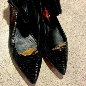 Pour la Victoire 100% black croc leather half a inch heel hight